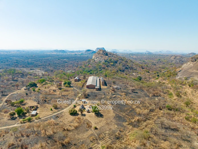A Choice Of Two Farms - Banket / Rafingora