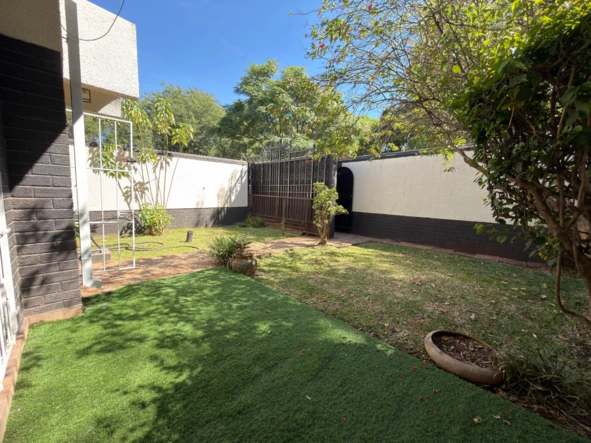 3 Bedroom Flat & Apartment
