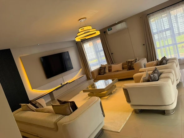 5 Bedroom House