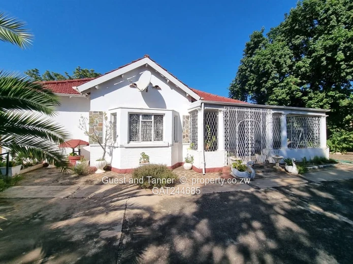 Bulawayo CBD Property - 2 Bedroom House for Sale in Parkview