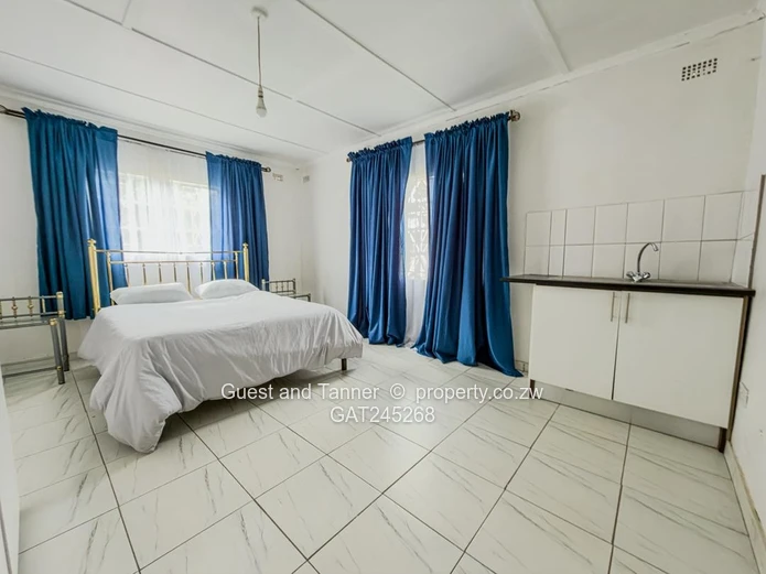  6-Bedroom House For Sale In Old Marlborough