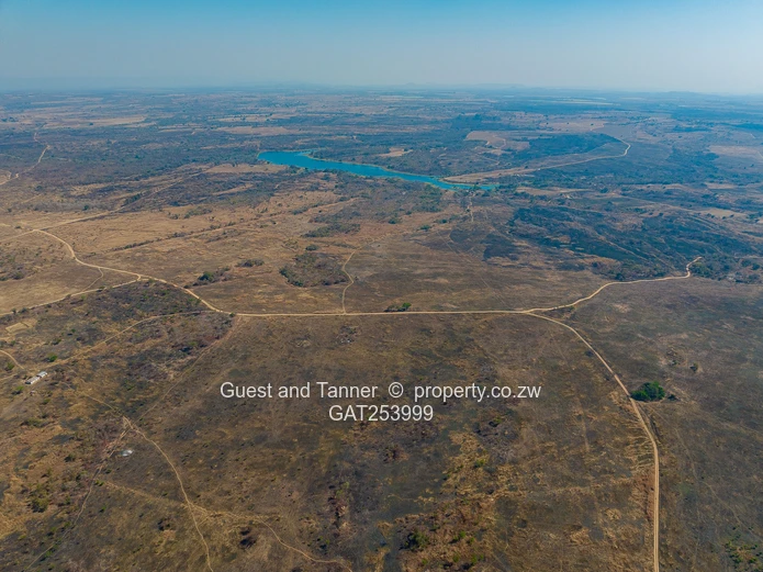 A Choice Of Two Farms - Banket / Rafingora