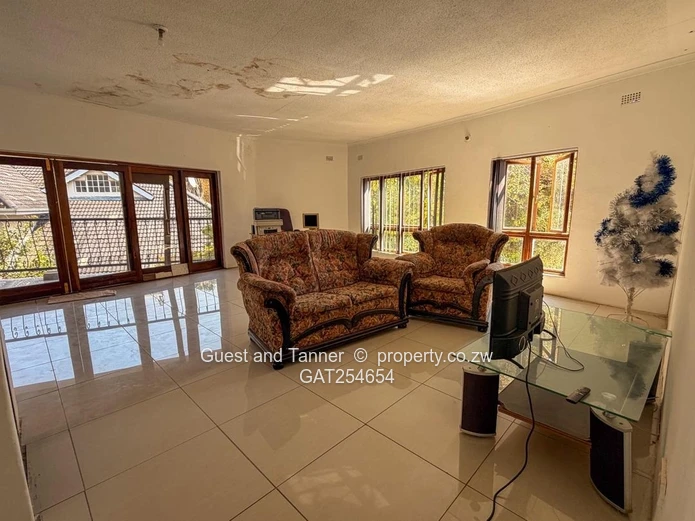 6-Bedroom Home in Borrowdale Brooke For sale 