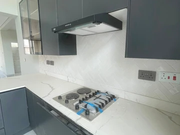 4 Bedroom Flat & Apartment