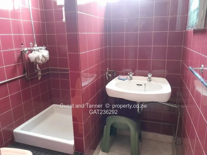 Ground Floor 3-BR Flat for Sale at Chelmscote, Bainnes Ave – Borehole, Garden & Share Certificate