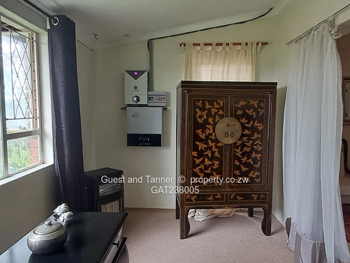 Luxury Glen Lorne House for Sale – 5 Bedrooms, Spa, Solar, Borehole & 7,000 sqm Stand