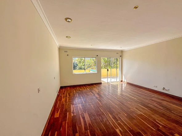 6 Bedroom House