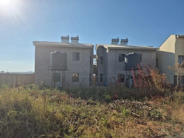 2 Bedroom Flat & Apartment