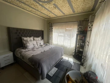 6 Bedroom House