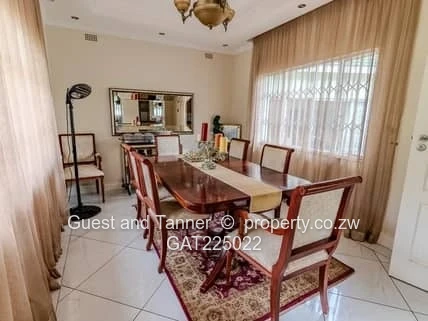 Luxurious 5-Bedroom Home in Alexandra Park