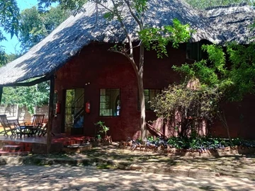 Hotel & Lodge