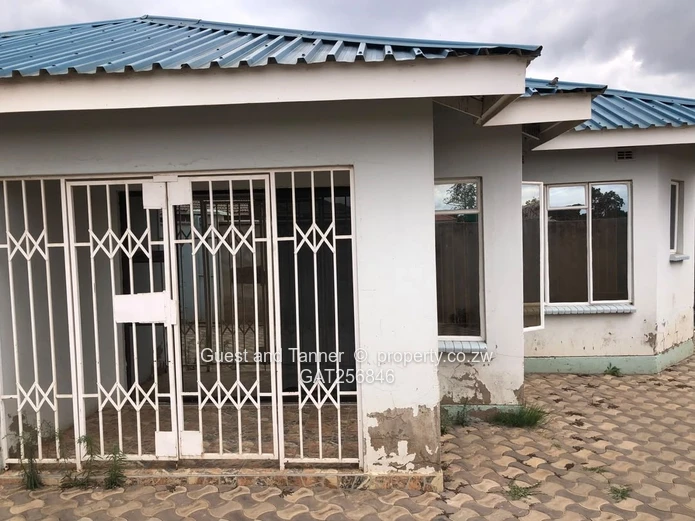 5-Bedroom House For Sale In Budiriro (Sole Mandate)