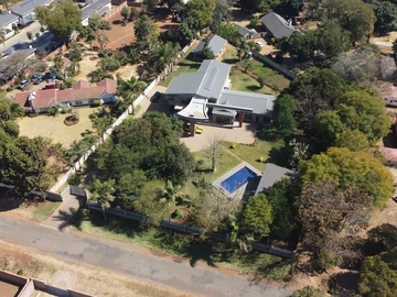 6 Bedroom House