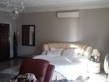 6 Bedroom House