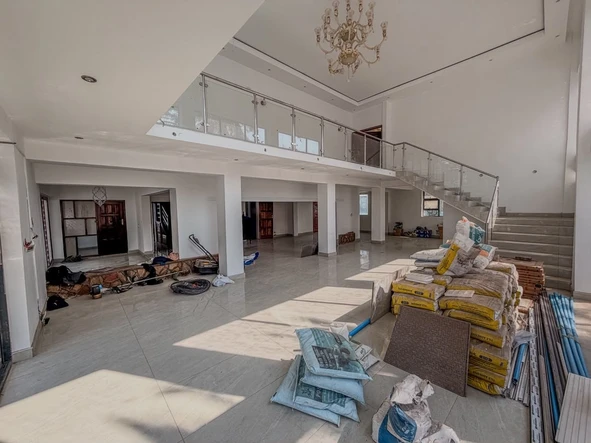 5 Bedroom House