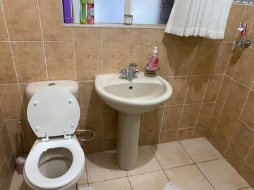 3 Bedroom Flat & Apartment
