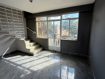 2 Bedroom Flat & Apartment