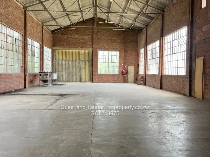 Commercial Warehouse with Title Deed for Sale in Thorngrove!