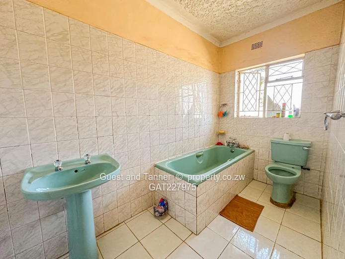 4-Bedroom House In Borrowdale West