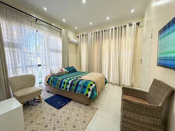 6 Bedroom House