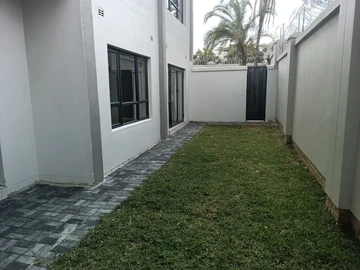2 Bedroom Flat & Apartment