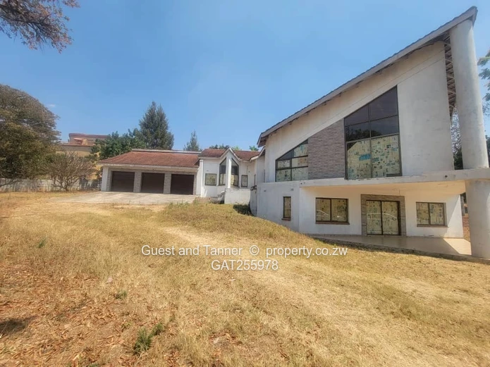 Glen Lorne | Spacious 6-Bedroom Family Home (Sole Mandate)