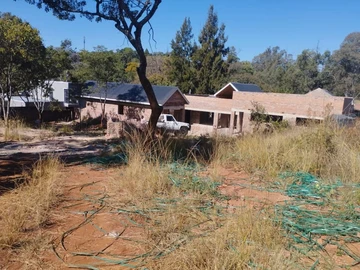 Incomplete 5-Bedroom Family Home on 3000 m² in Glen Lorne, Harare