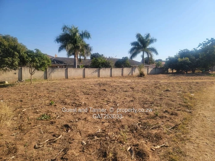 Zimre Park Stand with 2-Bedroom Cottage for Sale 