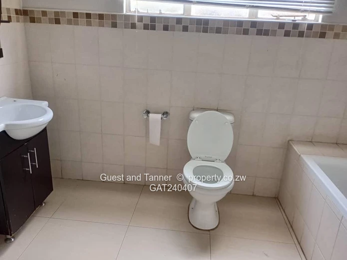 Low-Density Investment Opportunity on 2,100 sqm in Victoria Falls