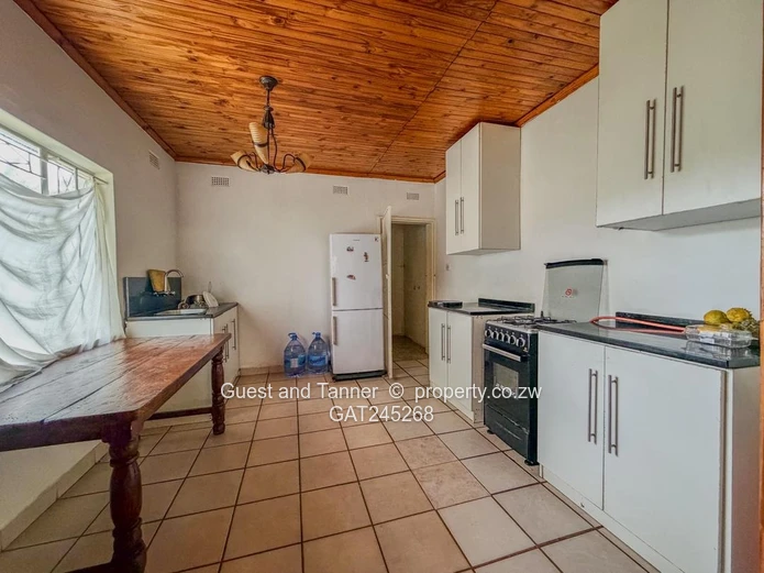  6-Bedroom House For Sale In Old Marlborough
