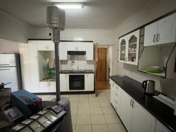 9 Bedroom House