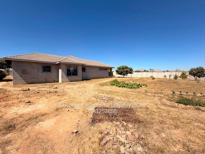 Spacious 4-Bedroom Family Home in Rockview — Finish to Your Taste