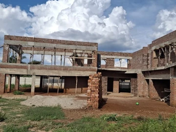 7 Bedroom House