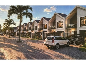 3 Bedroom Flat & Apartment