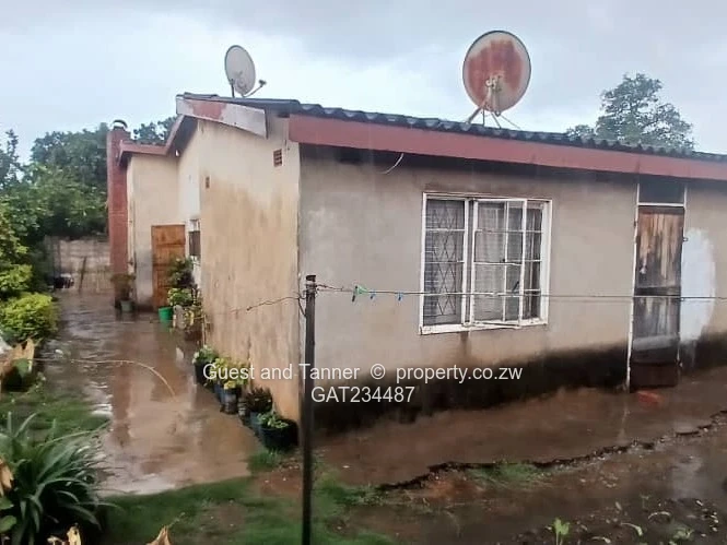 Quick Sale! Affordable 8-Room House for Sale in Mufakose near Harare - Council Cession