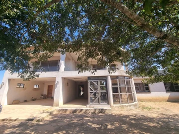 6 Bedroom House