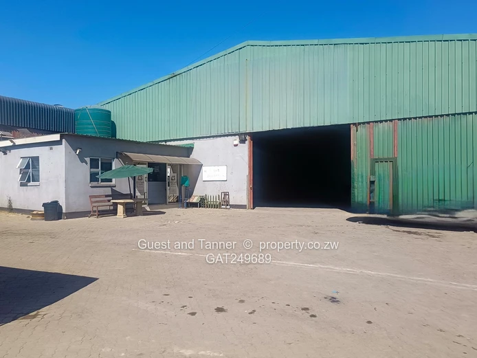  Warehouse/Factory in Graniteside   On 3,347m² with Title Deed