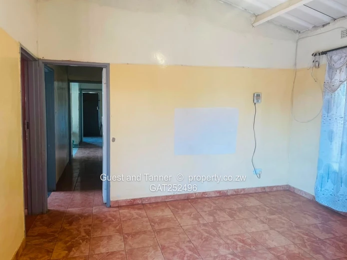Spacious 5-Bedroom Home on a 200m² Stand 
