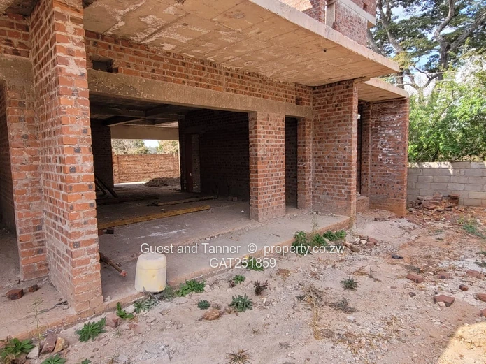 Incomplete 3 Bed Duplex Flat in Greystone Park