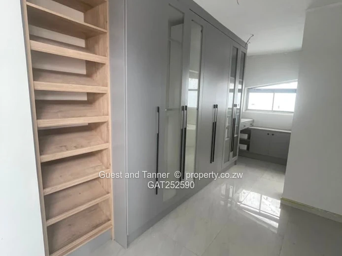 Monavale Modern Luxury Duplex | Close to the CBD