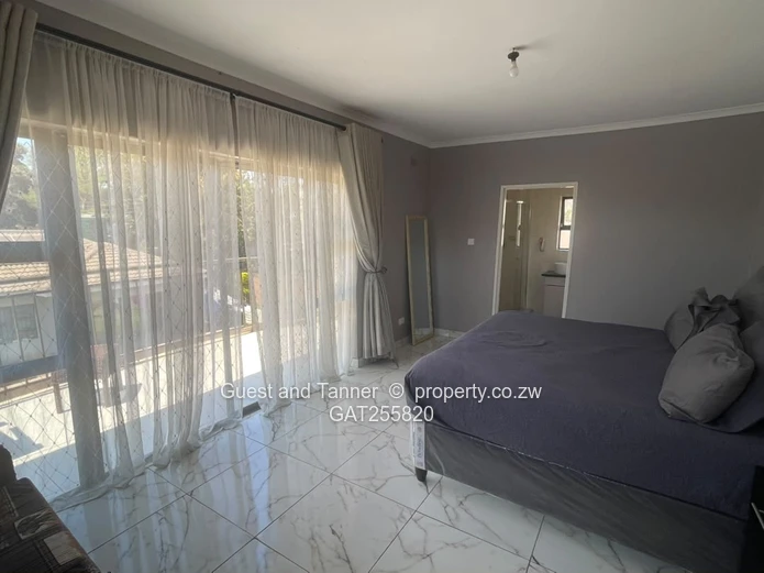Spacious 5-Bedroom Home with 3-Bedroom Cottage - Gletwin Chishawasha