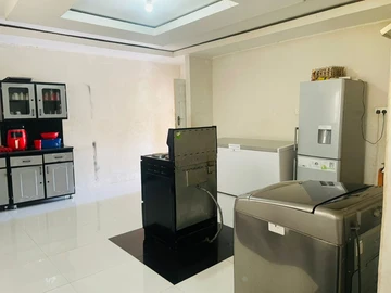 5 Bedroom House