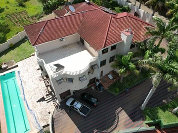 6 Bedroom House