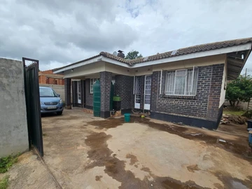 5 Bedroom House