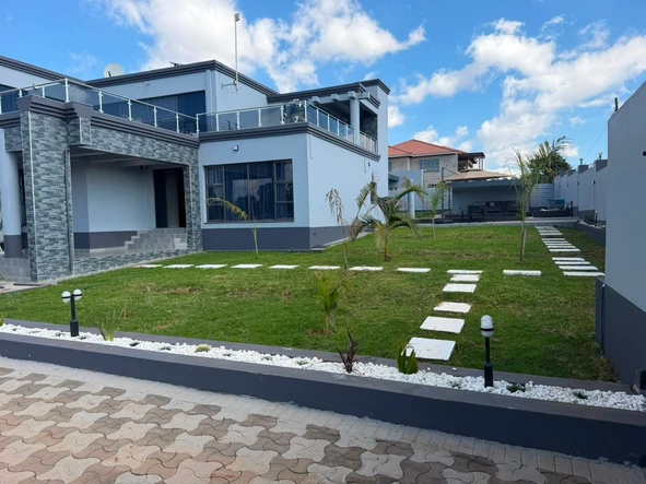 5 Bedroom House