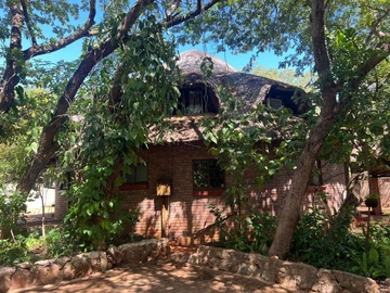 Hotel & Lodge