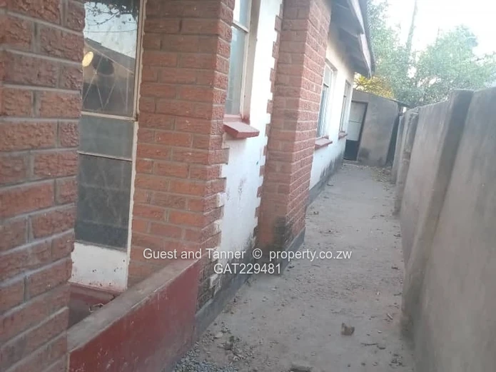 For Sale: House in Manyame Park