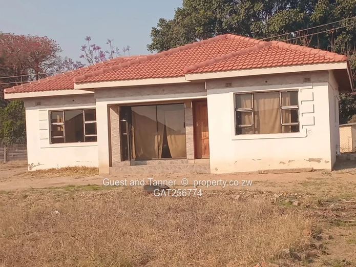 WATERFALLS – 3-BEDROOM COTTAGE ON 2,000m²