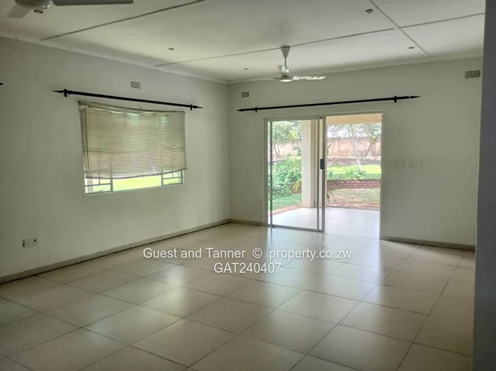 Low-Density Investment Opportunity on 2,100 sqm in Victoria Falls