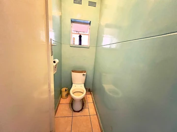 Commercial Property located in Eastlea For Rental